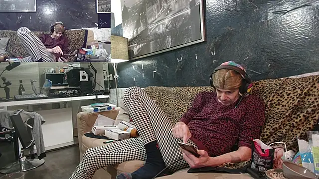 Doggyray44 online show from 19, 2, 2025