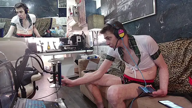 Doggyray44 online show from 19, 2, 2025