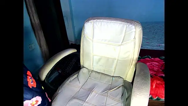 Snapshot of expression_queen chatting on 24, 11, 2025 expression queen online show from 24, 11, 2025