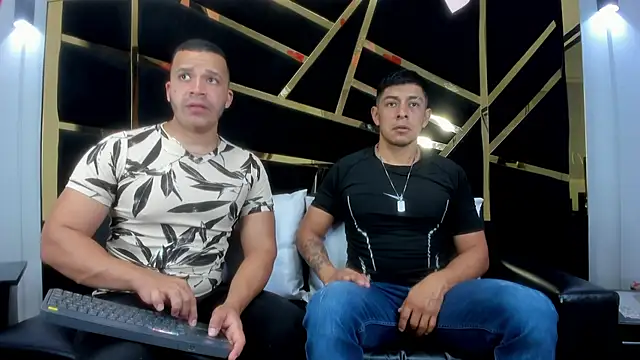 Snapshot of AndyandFran chatting on 28, 2, 2025 AndyandFran online show from 28, 2, 2025