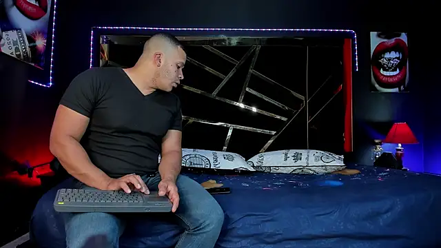 Snapshot of AndyandFran chatting on 6, 10, 2025 AndyandFran online show from 6, 10, 2025