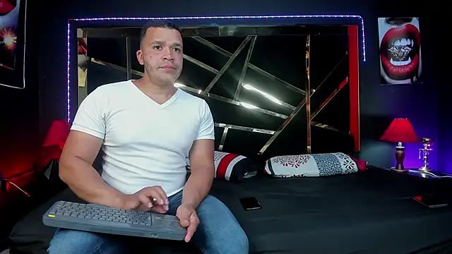 Snapshot of AndyandFran chatting on 5, 12, 2025 AndyandFran online show from 5, 12, 2025