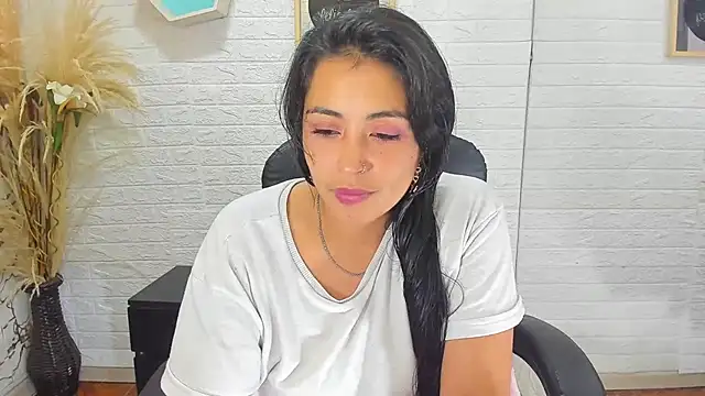 Aisha 09 online show from 26, 2, 2025