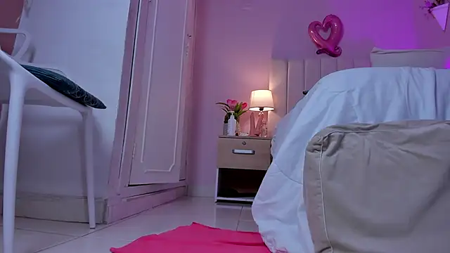 Snapshot of _bianca_18 chatting on 8, 3, 2025 bianca 18 online show from 8, 3, 2025