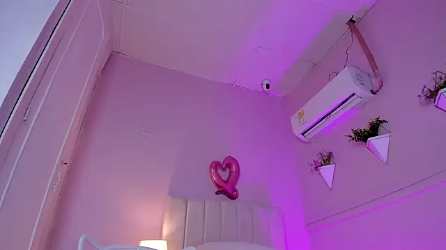 Snapshot of _bianca_18 chatting on 9, 3, 2025 bianca 18 online show from 9, 3, 2025