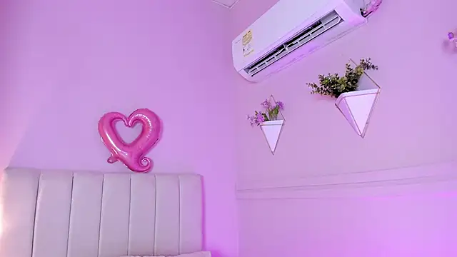 Snapshot of _bianca_18 chatting on 15, 3, 2025 bianca 18 online show from 15, 3, 2025