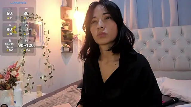 savagequeenbee7 online show from 4, 12, 2024