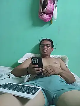 Andresguz35 online show from 5, 12, 2025