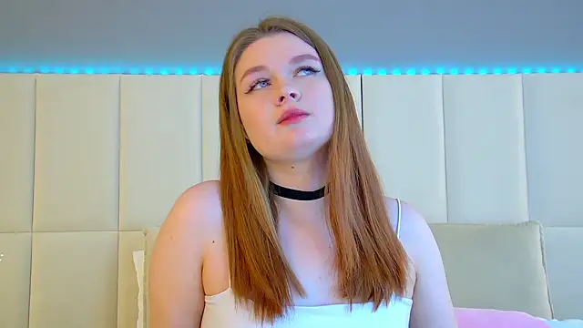 CrystalLyons online show from 2, 3, 2025