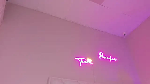 dani skinny  online show from 11, 9, 2025