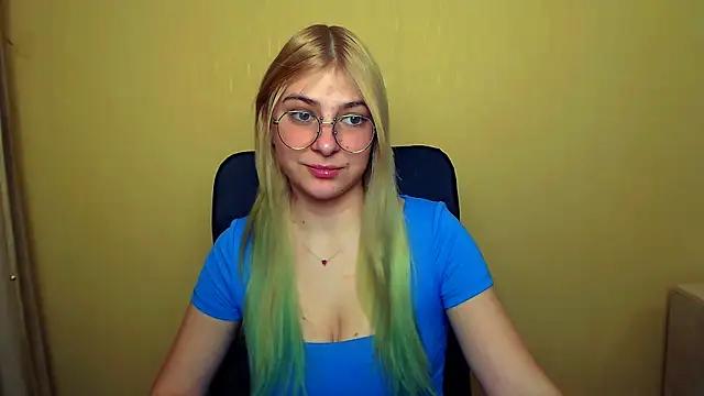 Luna Lush  online show from 25, 1, 2025