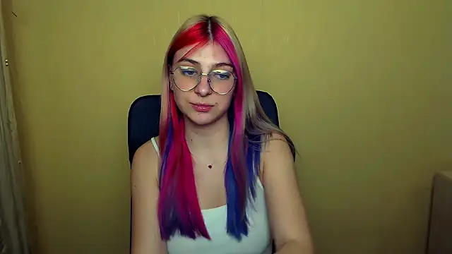 Luna Lush  online show from 1, 3, 2025