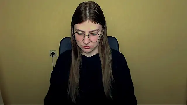 Luna Lush  online show from 23, 4, 2026