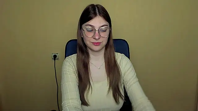 Luna Lush  online show from 28, 4, 2026