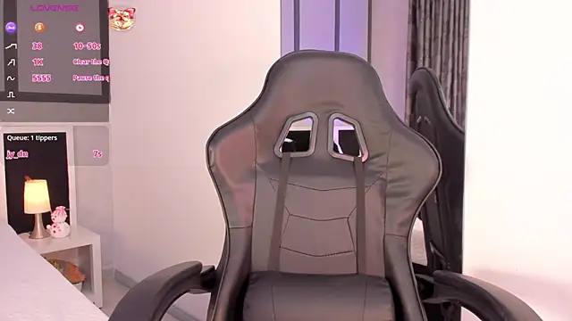 Snapshot of Sarah_cam06 chatting on 20, 12, 2024 Sarah cam06 online show from 20, 12, 2024