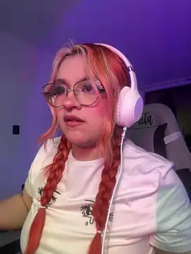 SophiaWeestt99 online show from 7, 6, 2026