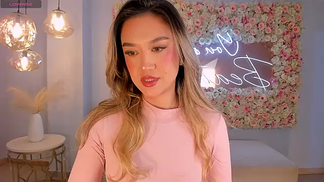 RebeccaHudson online show from 16, 10, 2025