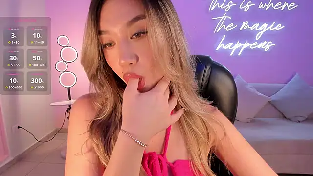 RebeccaHudson online show from 28, 10, 2025