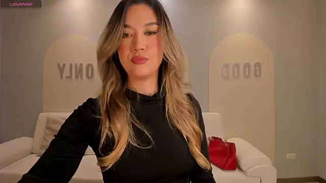 RebeccaHudson online show from 24, 11, 2025