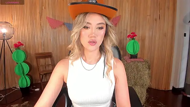 RebeccaHudson online show from 3, 7, 2026