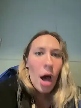 M1ssyk1ssy online show from 3, 1, 2025