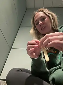 M1ssyk1ssy online show from 10, 1, 2025