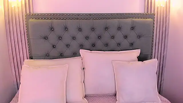 Aitana98  online show from 25, 2, 2025