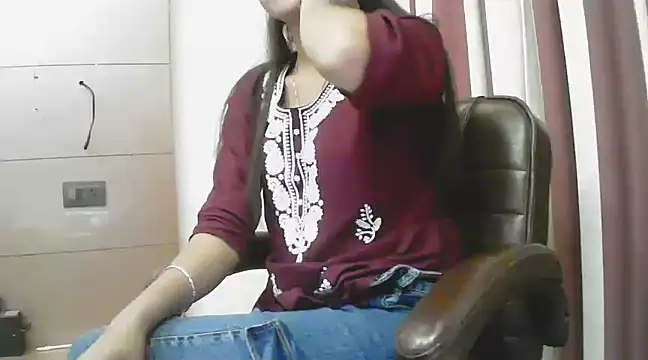 collage hoty online show from 22, 3, 2025