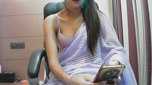 collage hoty online show from 15, 9, 2025