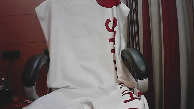 collage hoty online show from 8, 1, 2026