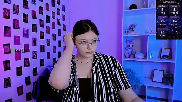 Snapshot of nikole_kitt chatting on 1, 7, 2026 nikole kitt online show from 1, 7, 2026