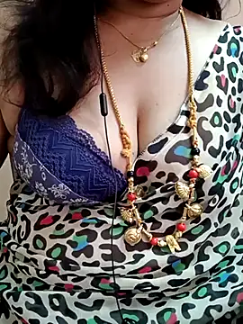 Snapshot of gaurika18 chatting on 13, 2, 2025 gaurika18 online show from 13, 2, 2025