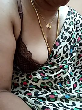 Snapshot of gaurika18 chatting on 16, 2, 2025 gaurika18 online show from 16, 2, 2025