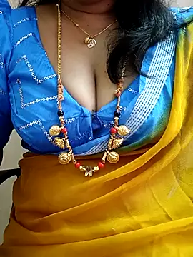 Snapshot of gaurika18 chatting on 21, 2, 2025 gaurika18 online show from 21, 2, 2025