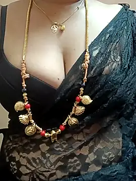 Snapshot of gaurika18 chatting on 6, 3, 2025 gaurika18 online show from 6, 3, 2025