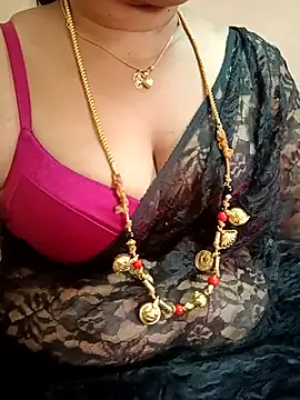 Snapshot of gaurika18 chatting on 6, 3, 2025 gaurika18 online show from 6, 3, 2025