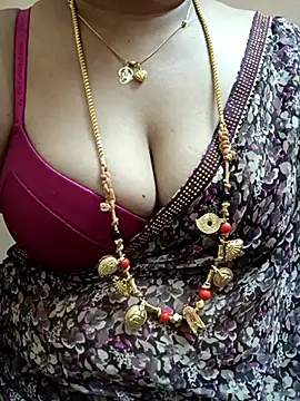 Snapshot of gaurika18 chatting on 6, 3, 2025 gaurika18 online show from 6, 3, 2025