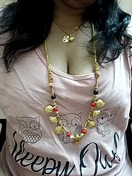 Snapshot of gaurika18 chatting on 9, 3, 2025 gaurika18 online show from 9, 3, 2025