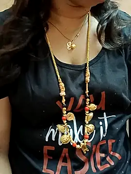 Snapshot of gaurika18 chatting on 10, 3, 2025 gaurika18 online show from 10, 3, 2025