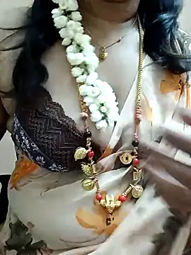 Snapshot of gaurika18 chatting on 12, 3, 2025 gaurika18 online show from 12, 3, 2025