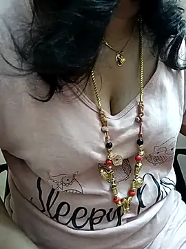 Snapshot of gaurika18 chatting on 13, 3, 2025 gaurika18 online show from 13, 3, 2025