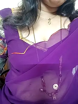 Snapshot of gaurika18 chatting on 10, 9, 2025 gaurika18 online show from 10, 9, 2025