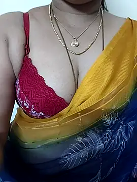 Snapshot of gaurika18 chatting on 27, 9, 2025 gaurika18 online show from 27, 9, 2025