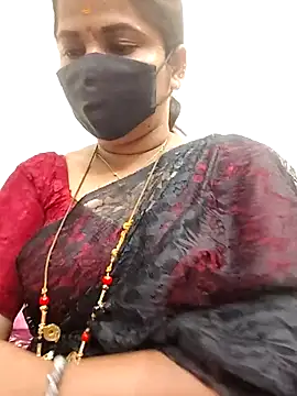 Snapshot of gaurika18 chatting on 10, 10, 2025 gaurika18 online show from 10, 10, 2025