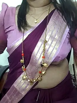 Snapshot of gaurika18 chatting on 21, 10, 2025 gaurika18 online show from 21, 10, 2025