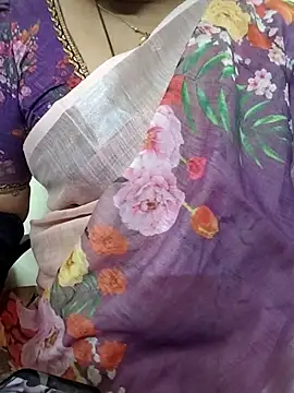 Snapshot of gaurika18 chatting on 2, 11, 2025 gaurika18 online show from 2, 11, 2025