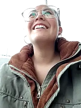 Snapshot of lara_moon25 chatting on 6, 12, 2024 lara moon25 online show from 6, 12, 2024