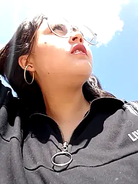 Snapshot of lara_moon25 chatting on 10, 12, 2024 lara moon25 online show from 10, 12, 2024