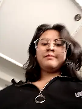 Snapshot of lara_moon25 chatting on 10, 12, 2024 lara moon25 online show from 10, 12, 2024