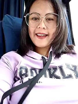 Snapshot of lara_moon25 chatting on 24, 12, 2024 lara moon25 online show from 24, 12, 2024